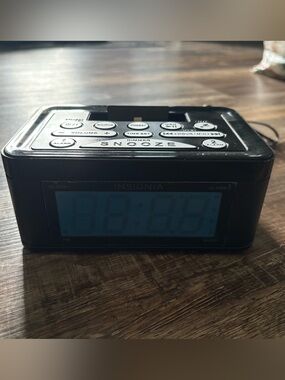 Insignia alarm clock, radio & docking station